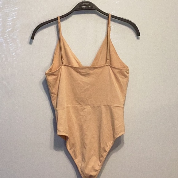 Forever 21 flesh colour bodysuit size small - Picture 5 of 8
